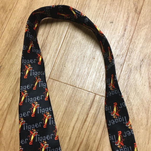 Vintage Disney Winnie The Pooh Tigger Necktie - Picture 4 of 6